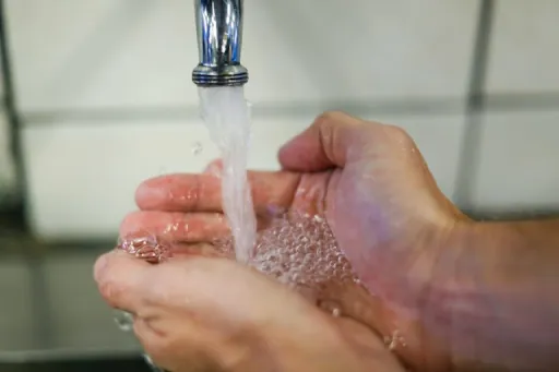 3 dicas simples para economizar água no seu condomínio